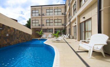 Arami Hotel & Lodge